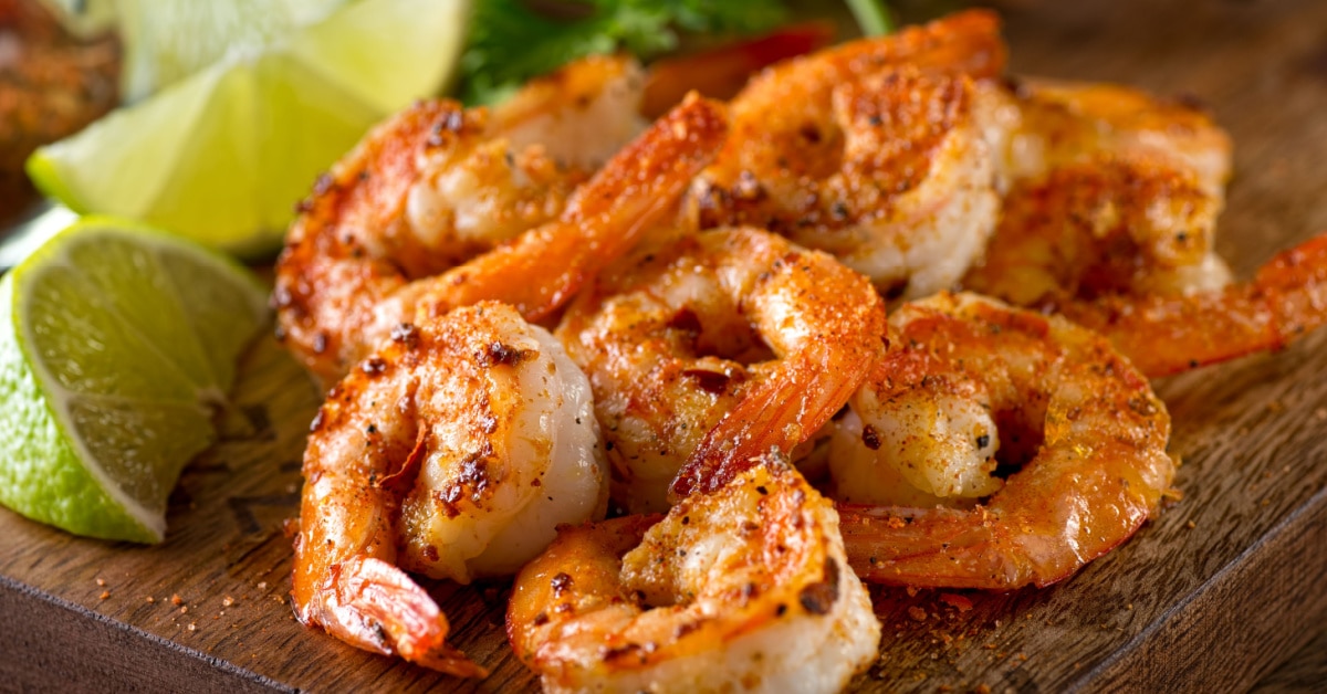 Comment réchauffer les crevettes (3 meilleures façons)