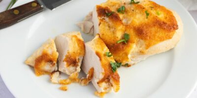 Poulet en croûte de parmesan Hellmann&rsquo;s (recette facile)