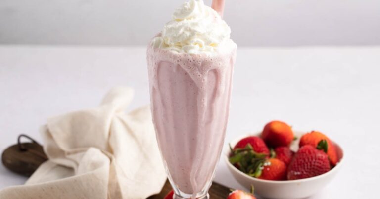 Recette de milkshake aux fraises fraîches