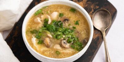 Soupe au poulet aigre-piquante (recette facile)
