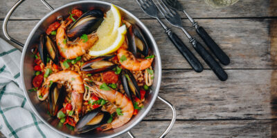 Quels sont les accompagnements possibles pour un plateau de fruit de mer ?