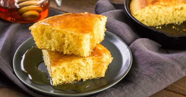 13 meilleures recettes de pain de maïs pour Thanksgiving