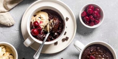 20 Mug Cakes végétaliens faciles (sans produits laitiers ni œufs)