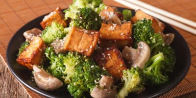 20 recettes de sautés végétaliens faciles que nous adorons