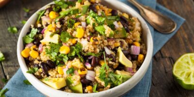 25 meilleures recettes végétaliennes de quinoa (+ idées de dîner faciles)