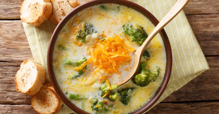 Que servir avec une soupe au brocoli et au fromage (23 meilleurs accompagnements)