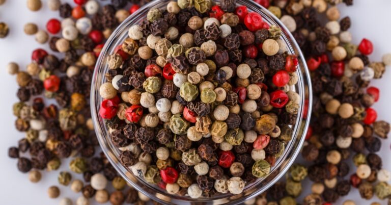 Que sont les grains de poivre ?  (+ Que faire avec eux)