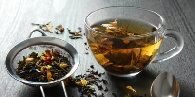 Qu’est-ce que la Tisane ?  (+ En quoi c&rsquo;est différent du thé)