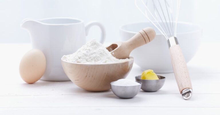 Qu’est-ce que la farine à gâteau ?  (+ Comment le faire)