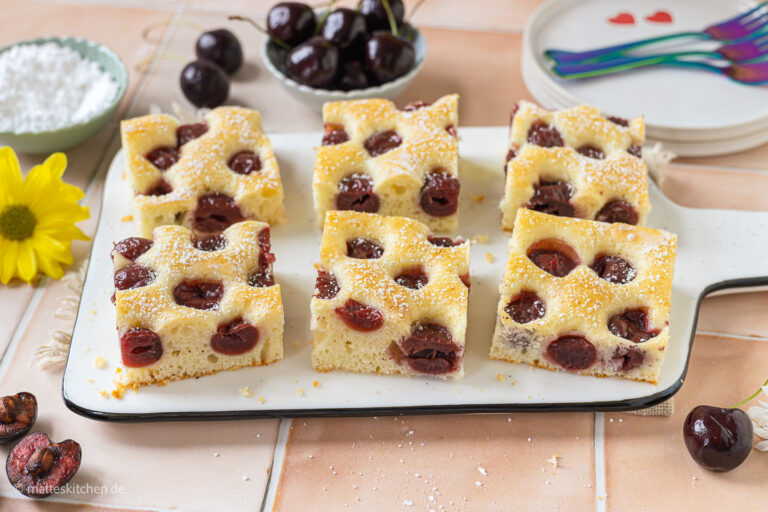Gâteau aux cerises du plateau |  simple, juteux et délicieux