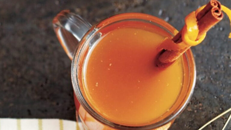 3 façons simples de préparer un cocktail chaud au grog