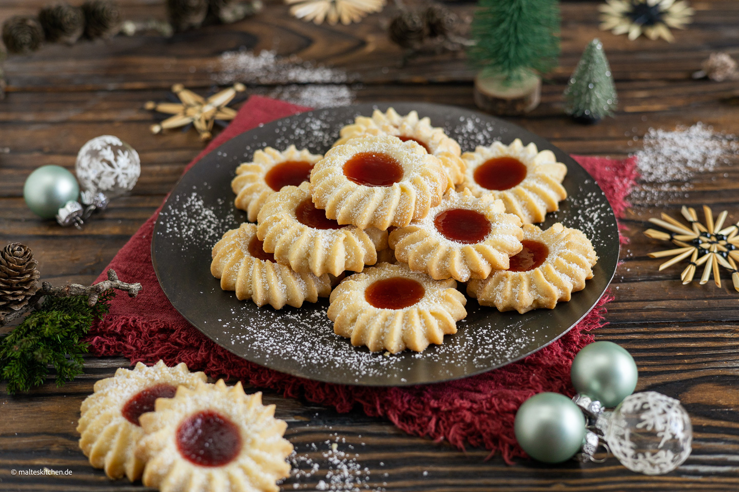 Biscuits sablés à la confiture |  tendres biscuits de Noël