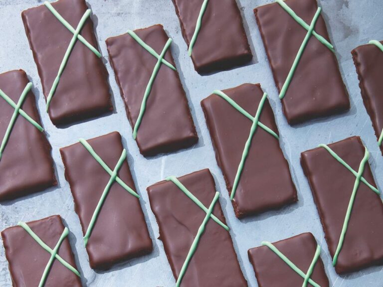 Comment tempérer le chocolat sur la cuisinière ou au micro-ondes