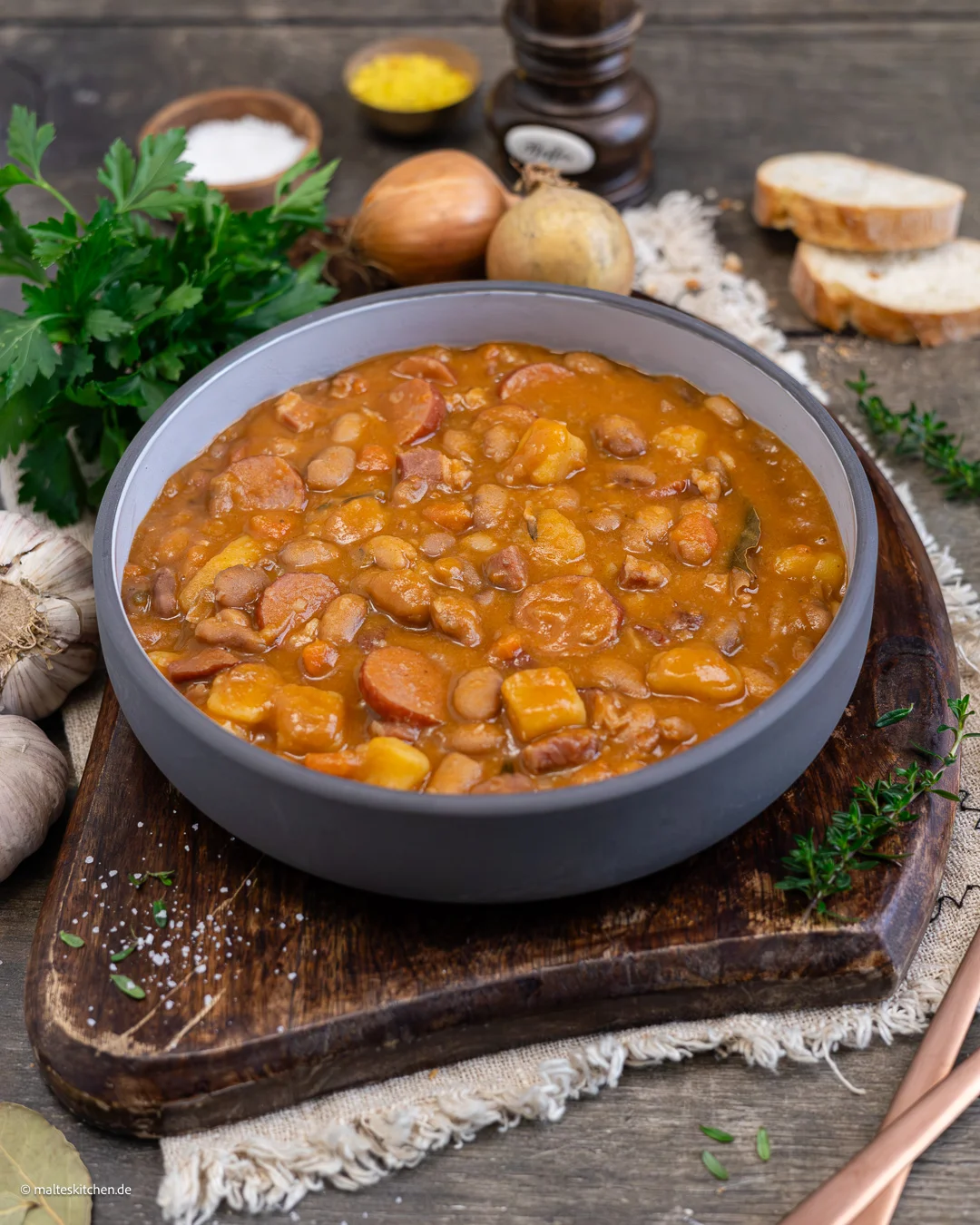 Délicieuse soupe aux haricots serbe.