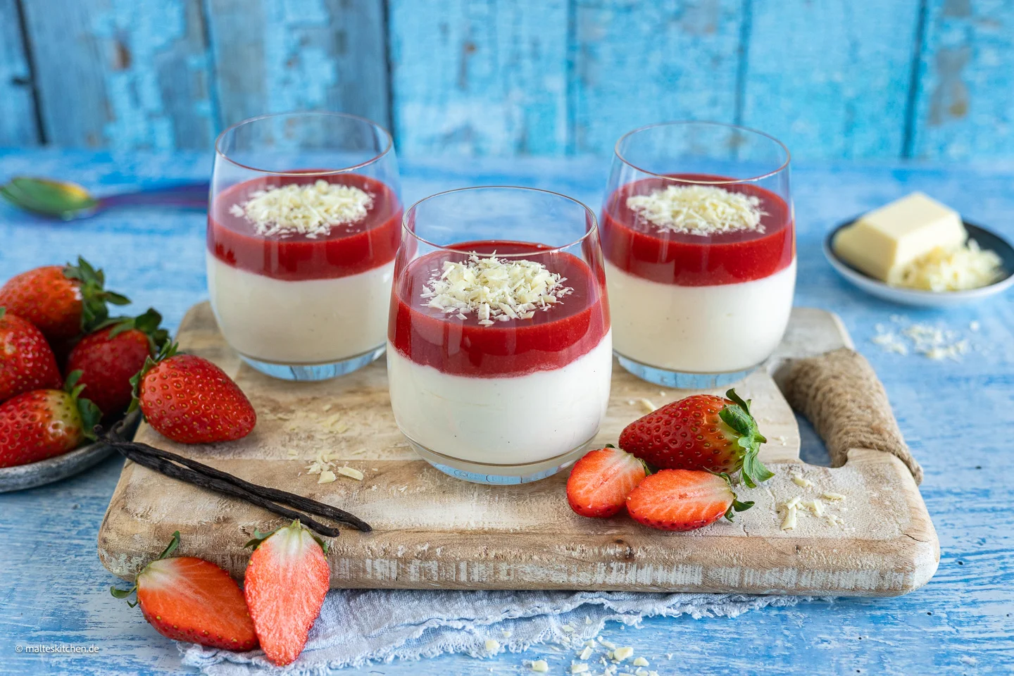 Dessert glacé aux spaghettis ▷ dans un verre