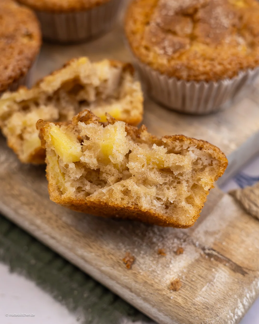 Muffins aux pommes juteux