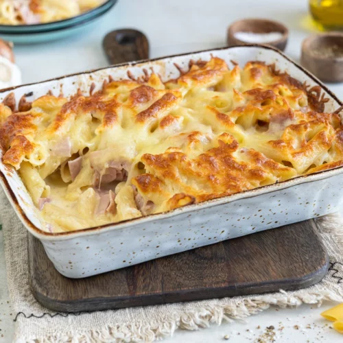 Gratin de pâtes et jambon.