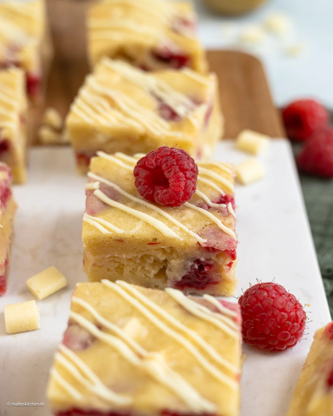 Blondies aux framboises et chocolat blanc