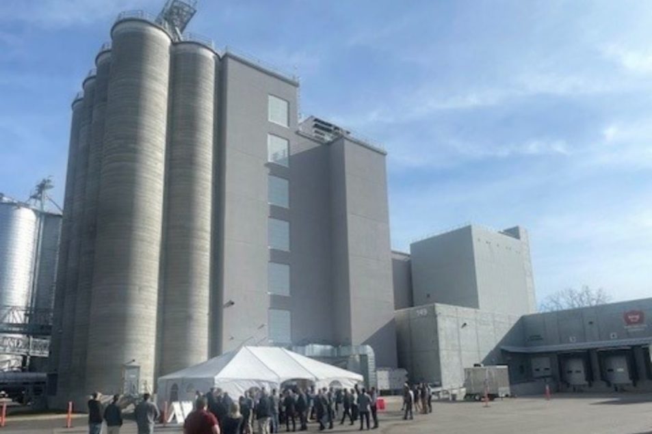 King Milling célèbre l'ouverture d'une nouvelle usine