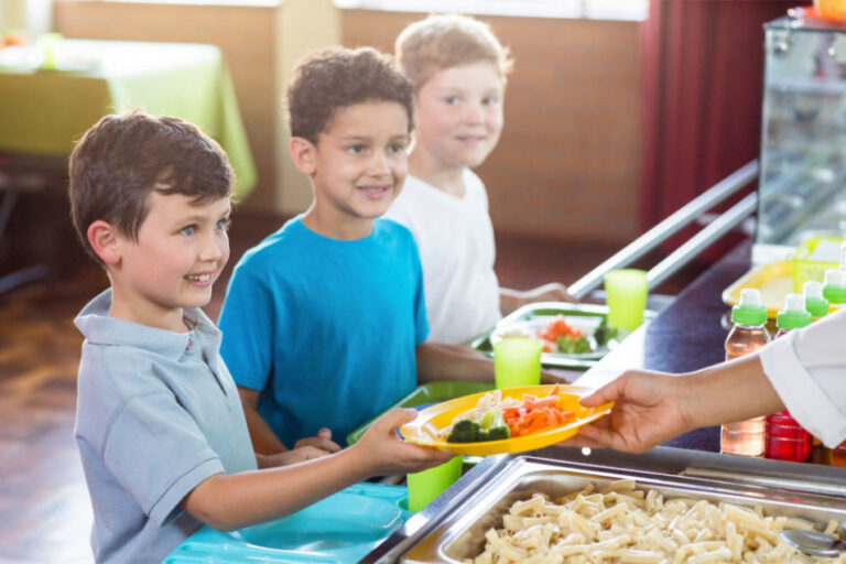 Les sucres ajoutés à l'honneur dans les normes relatives aux repas scolaires