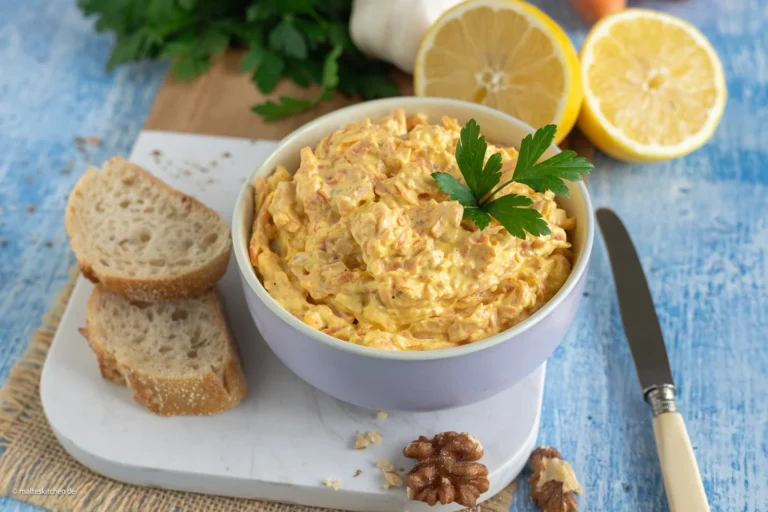 Salade turque de carottes au yaourt et aux noix