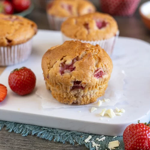 Muffins aux fraises et au chocolat blanc