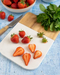 Des fraises pour le punch