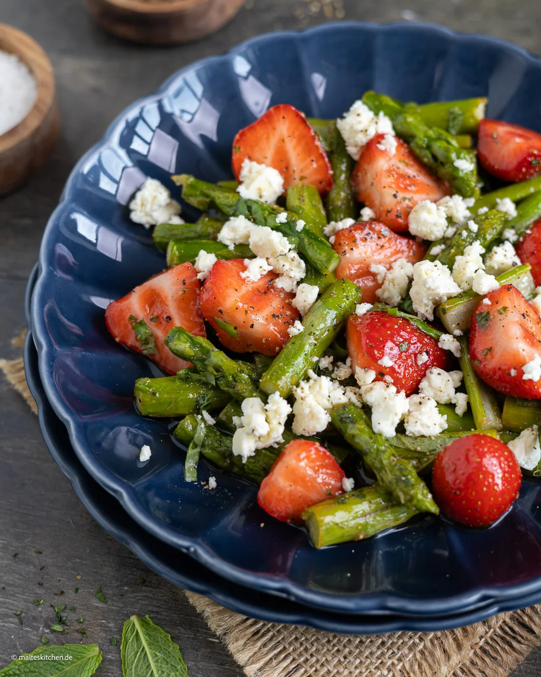 Salade d'asperges aux fraises