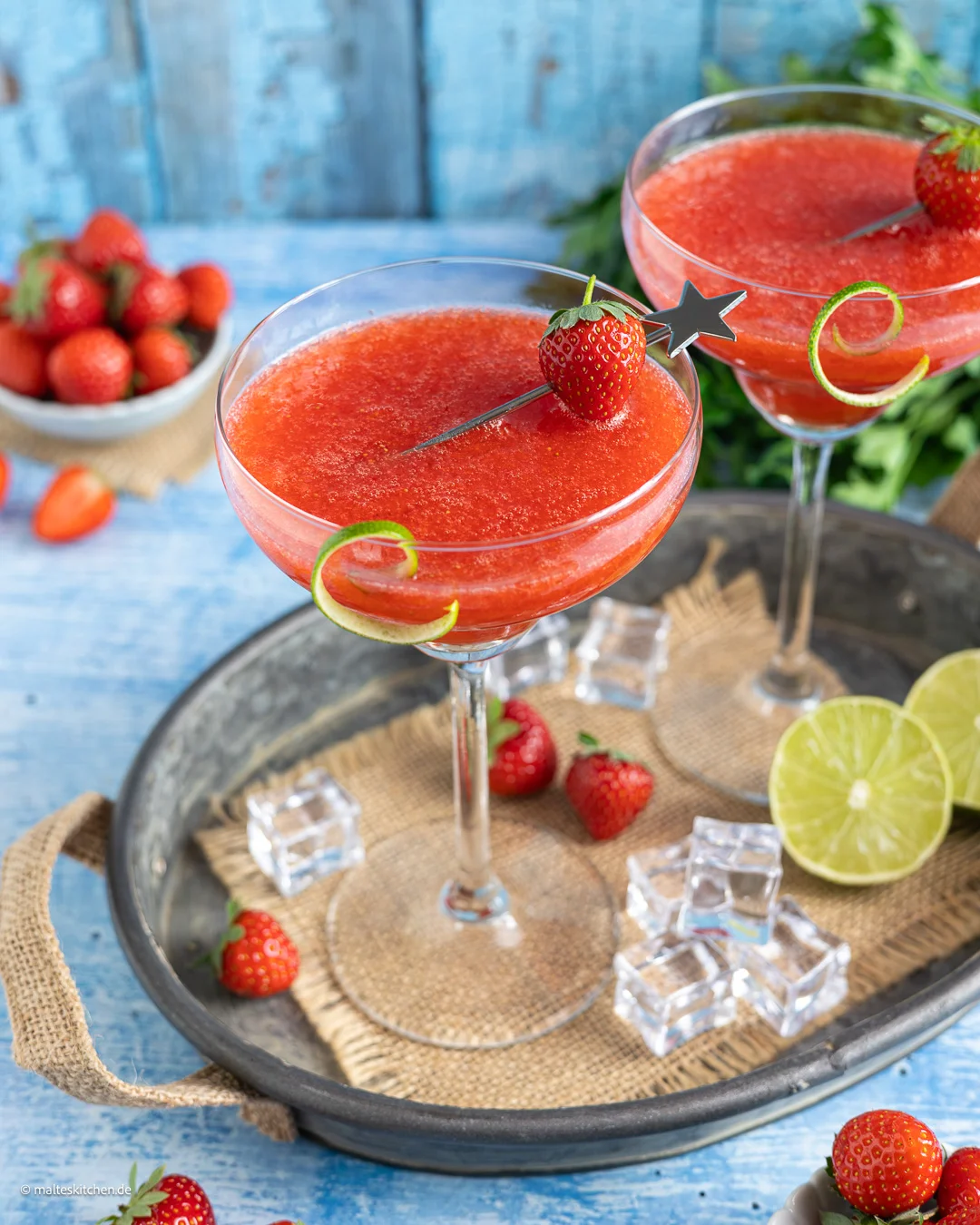 Une excellente boisson estivale avec des fraises et du rhum.