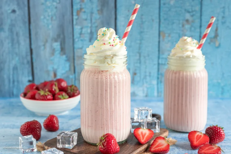 Milkshake aux fraises et glace vanille |  frais estival