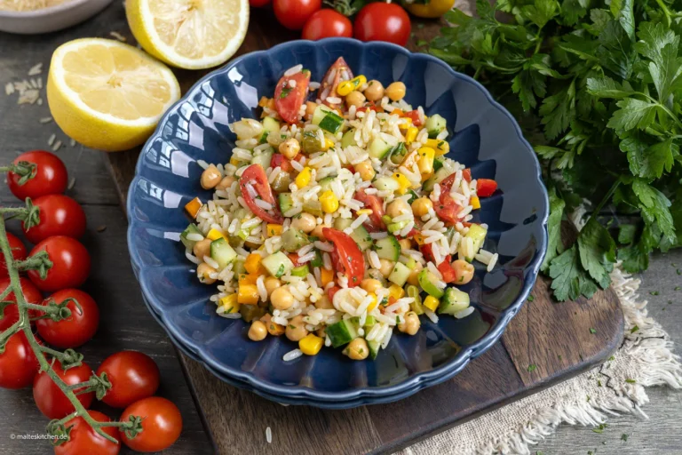 Salade de riz colorée aux légumes |  lumière estivale