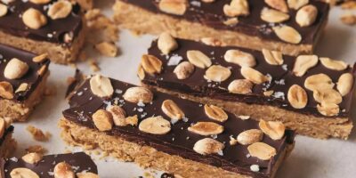 Barre au chocolat et beurre de cacahuète (sans cuisson) de Melissa Hemsley