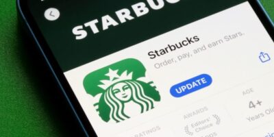Starbucks est confronté à des difficultés car les clients qui ne bénéficient pas de récompenses vont ailleurs
