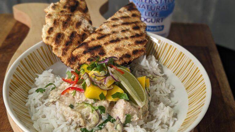 Curry de poisson au curcuma et pain plat au yaourt d'Eunice Power : Aujourd'hui