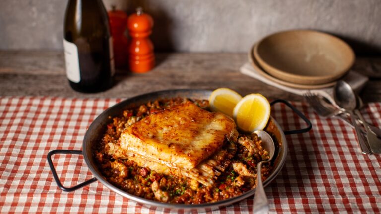 Chef hors service : turbot entier rôti avec riz aux crevettes épicé