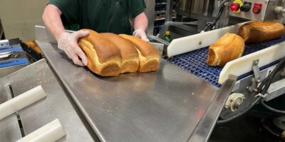 Des vidéos de formation améliorent les aliments et les processus de cuisson en prison