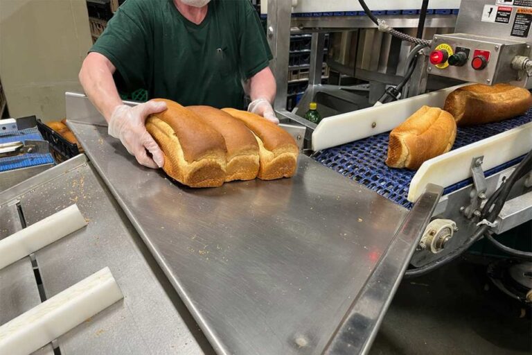 Des vidéos de formation améliorent les aliments et les processus de cuisson en prison