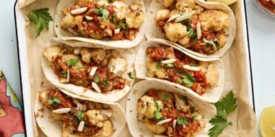 Tacos au chou-fleur avec sauce romesco