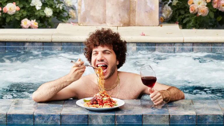 Benny Blanco sur son amour pour la nourriture et « cette » recette Rolex