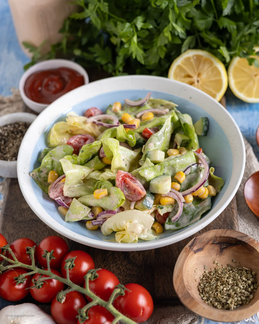 Salade composée colorée - simple, rapide et délicieuse !