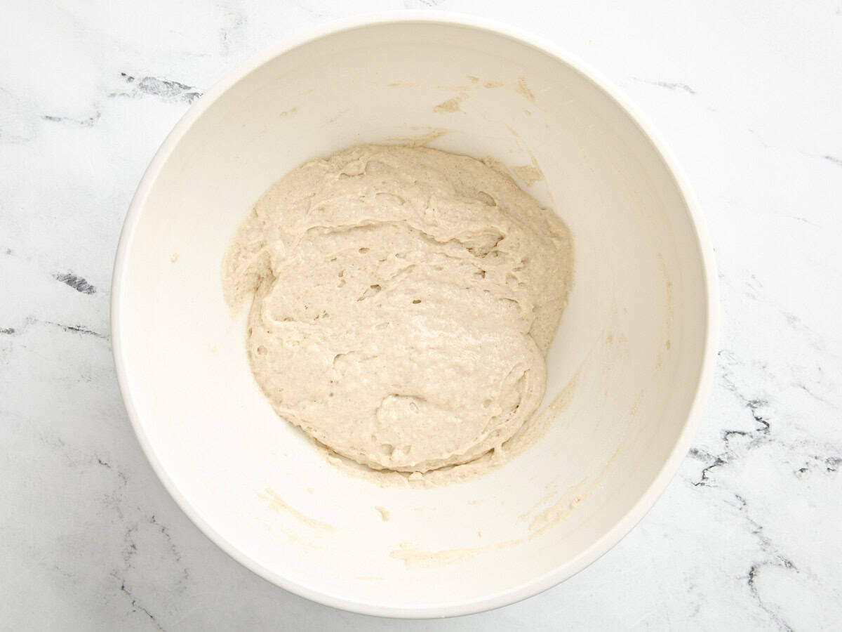 Pâte à crêpes dans un bol