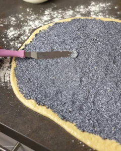 Rouleaux de levure aux graines de pavot
