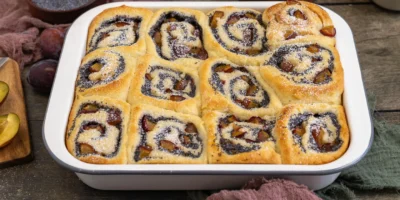 Rouleaux de graines de pavot aux prunes | juteux et délicieux