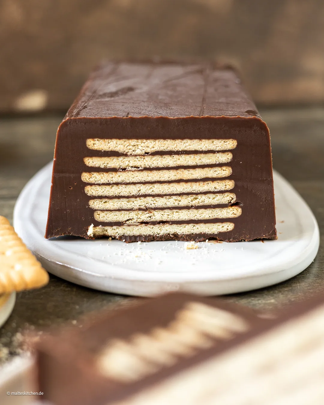 Délicieux museau froid avec des biscuits au chocolat et au beurre