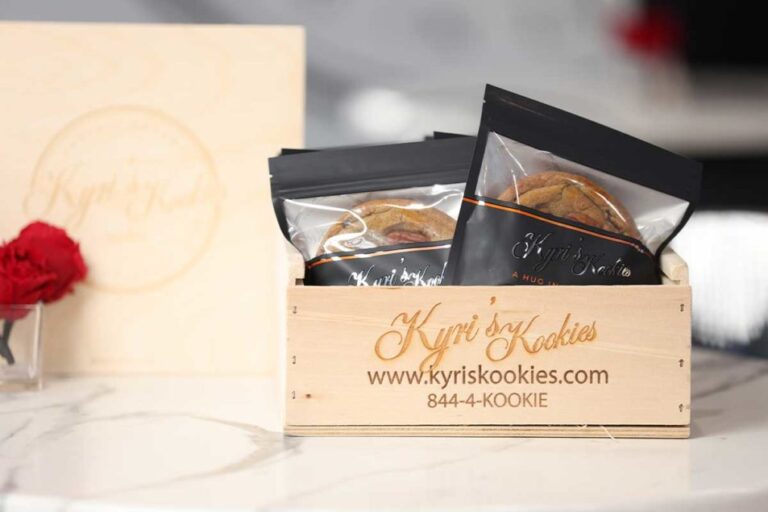 Un fabricant de biscuits troque sa blouse contre un tablier