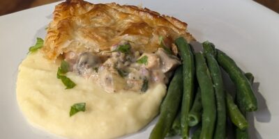 Tarte au poulet, aux champignons et aux poireaux de Sarah Butler : Aujourd'hui