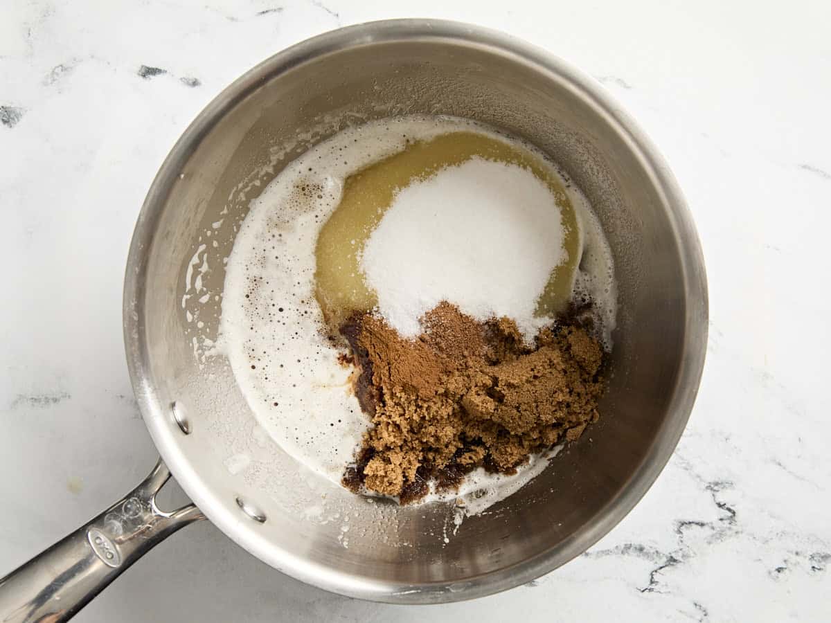 Sucre ajouté au beurre noisette.