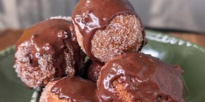 Les mini-beignets rapides de Wade Murphy avec glaçage au chocolat : aujourd'hui