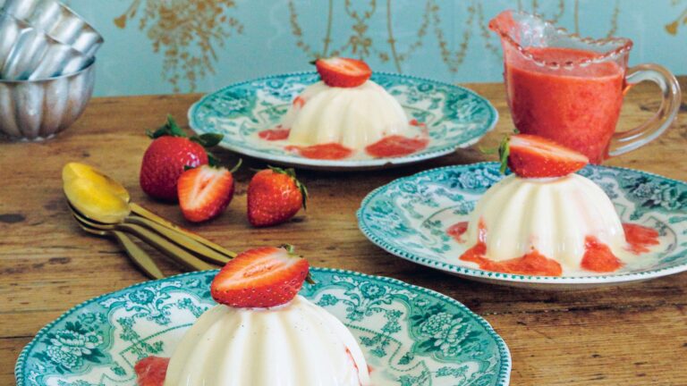 Panna cotta à la vanille Maguire de Neven et aux fraises Clarke's