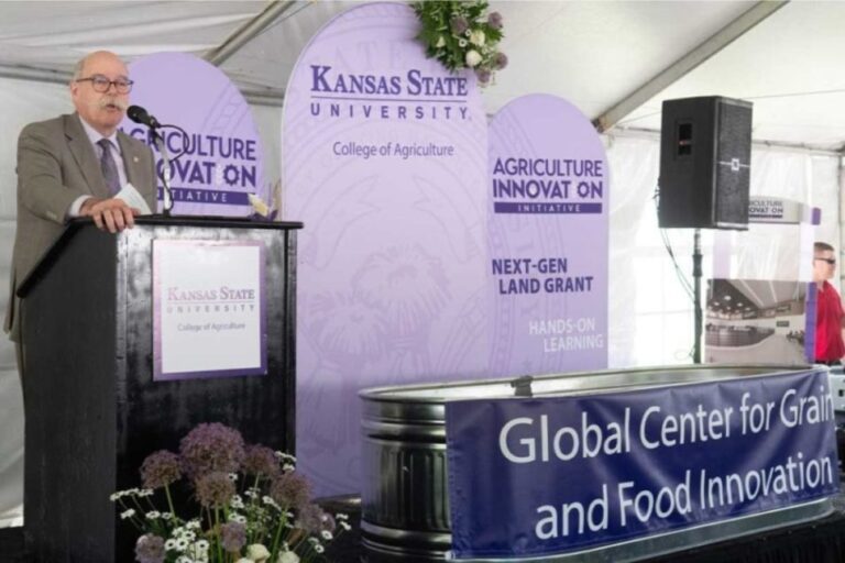 Minton dirigera la collecte de fonds pour l'initiative agricole à la KSU
